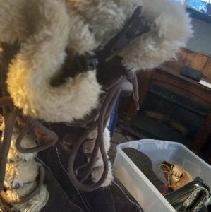 Good withe lined boots by beartraps